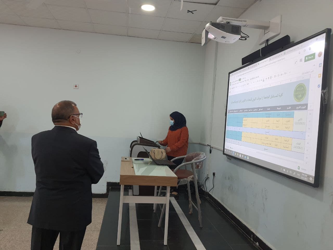 عميد كلية المستقبل الجامعة يتفقد اقسام الكلية العلمية ويطلع على تجهيزاتها وآلية الامتحانات 