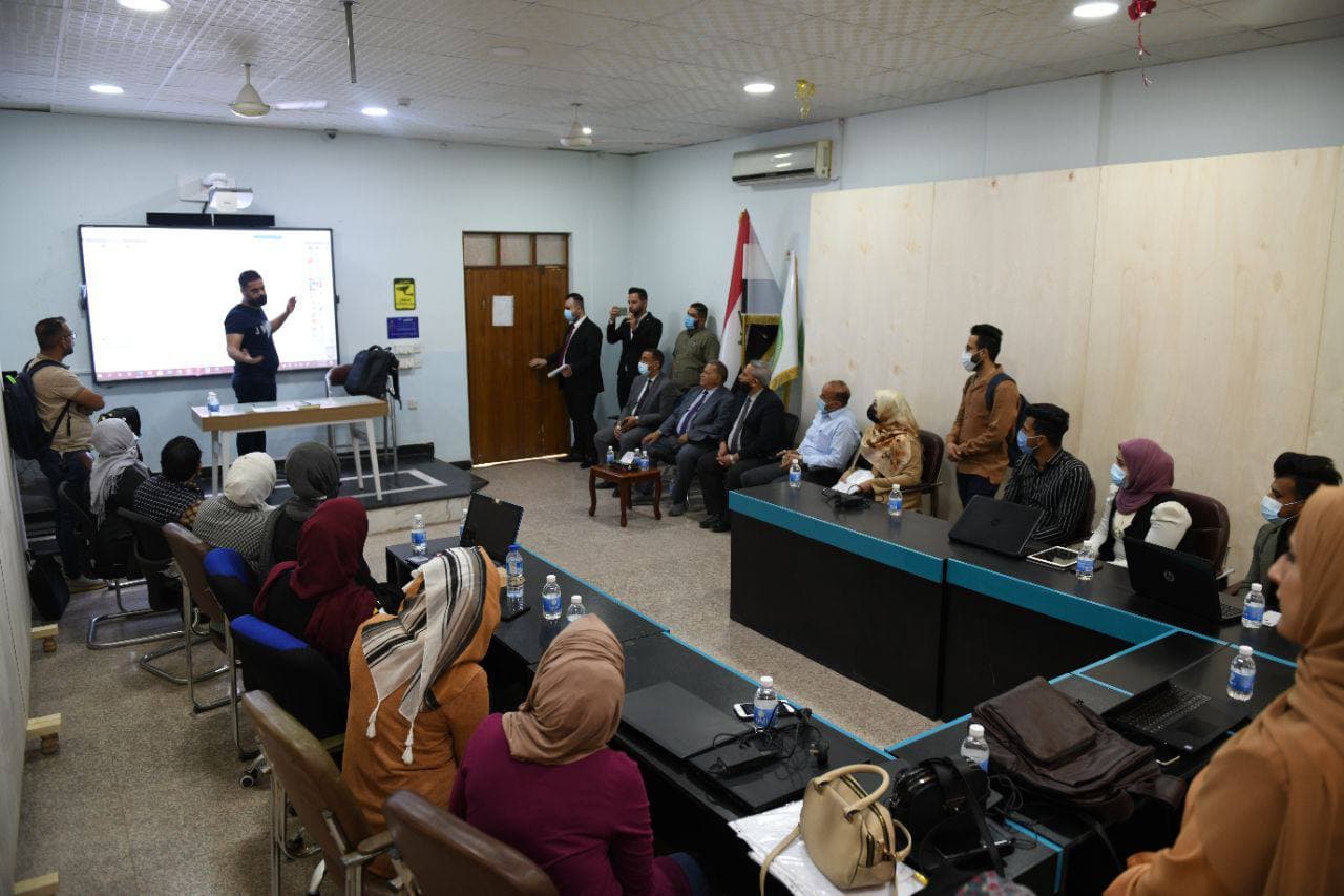 ضمن التطورات التي تشهدها  كلية المستقبل و  تنفيذًا لتوجيهات معالي السيد وزير التعليم العالي  و عمادة كلية المستقبل  للتكيف مع متغيرات الظرف الراهن وتوفير مستلزمات التحول الرقمي للمعرفة