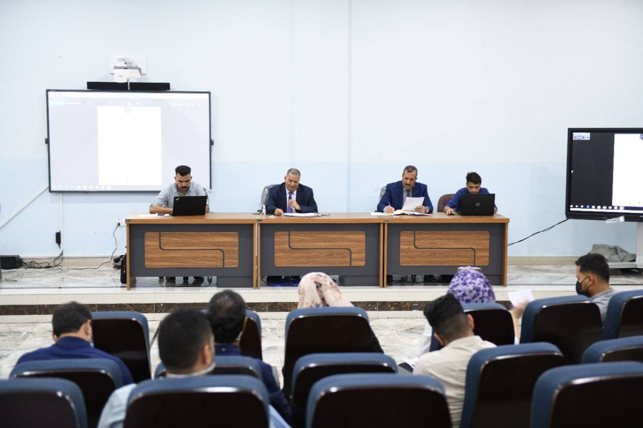 السيد عميد كلية المستقبل الجامعة يترأس اجتماعا موسعا للأقسام الطبية                                                  