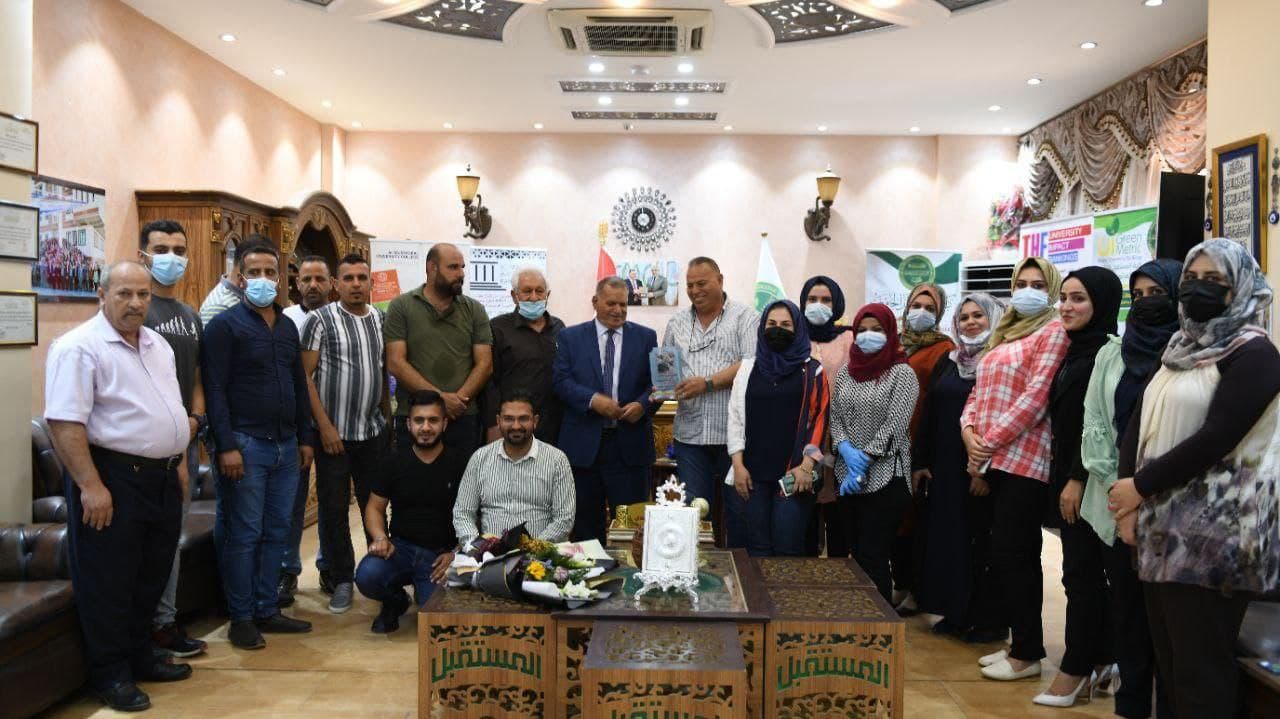 استمرار تقديم التهاني والتبريكات الى السيد عميد كلية المستقبل الجامعه احتفاءً بمناسبة ترقيتة الى مرتبة الاستاذية