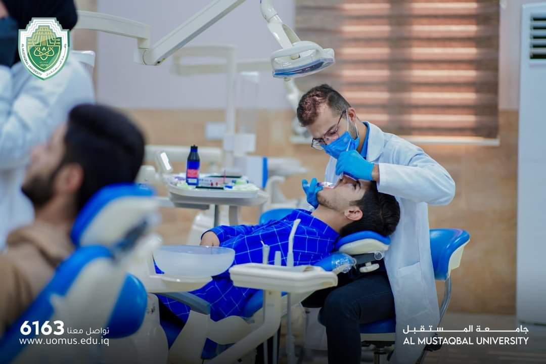 جانب من استقبال المراجعين في عيادات كلية طب الاسنان في جامعة المستقبل