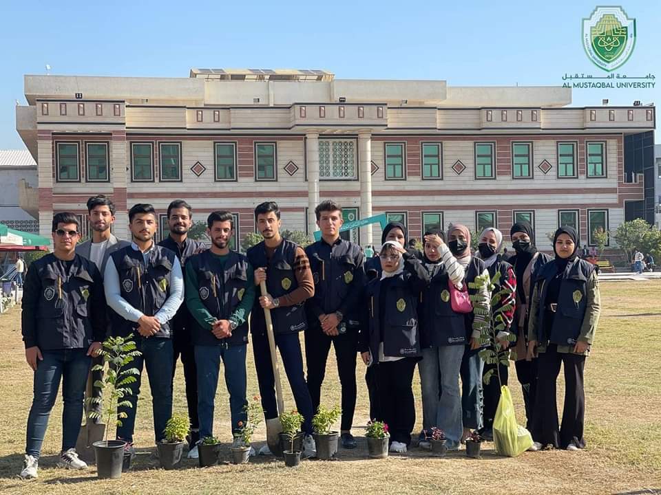 كلـية الصيدلة تنـظم حملة تطوعية في يـوم التربة العالمي زراعية لإدامة المساحات الخضراء في الجامعة 