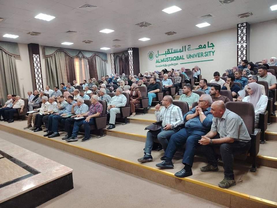 اجتماع موسع لتهيئة متطلبات الامتحانات النهائية لكافة الكوادر التدريسية واللجان الامتحانية.. 