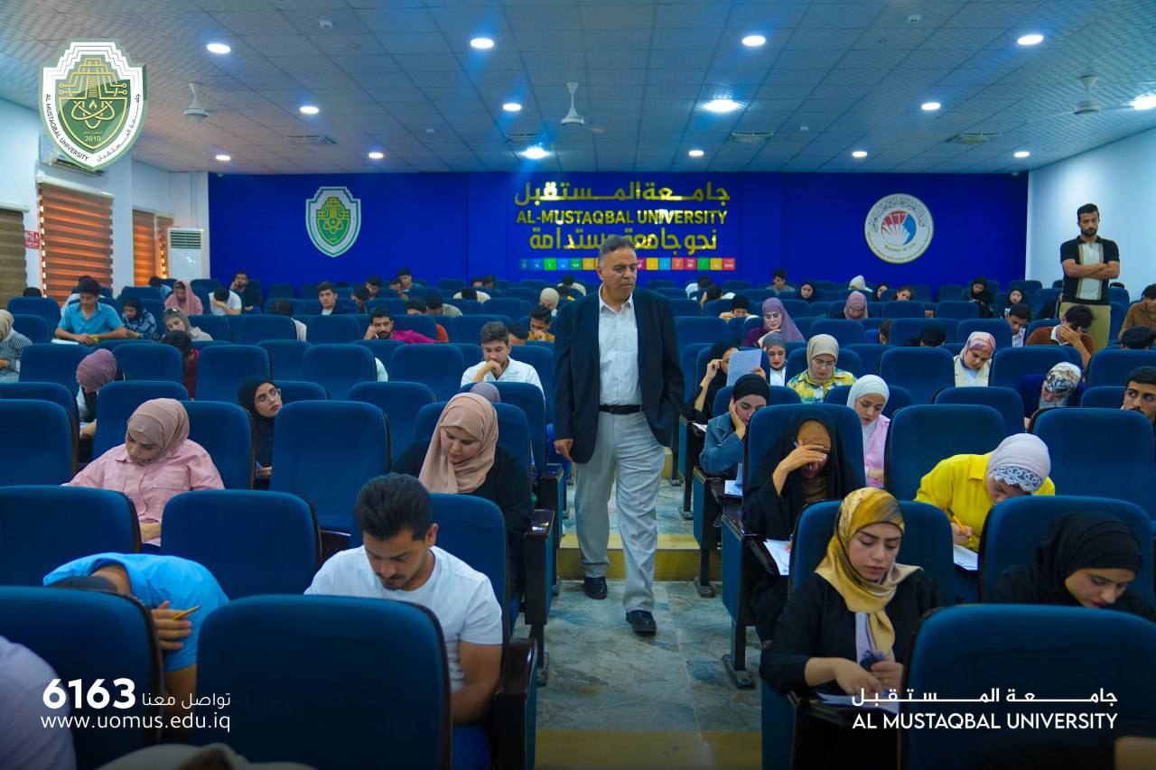 جانب من متابعة سير الامتحانات الشهرية من قبل عمادة كلية التقنيات الصحية و الطبية