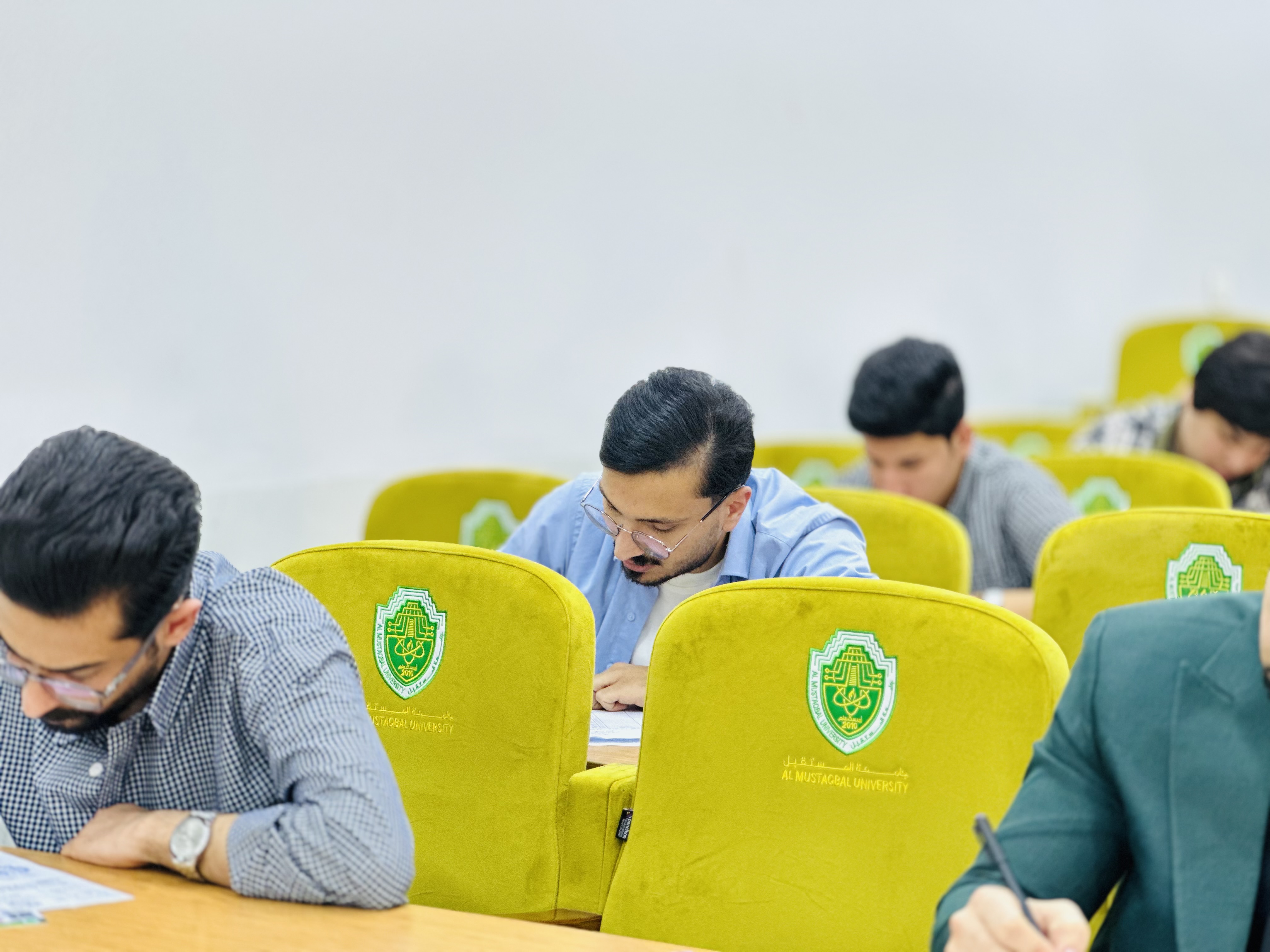 أجواء الامتحانات في جامعة المستقبل