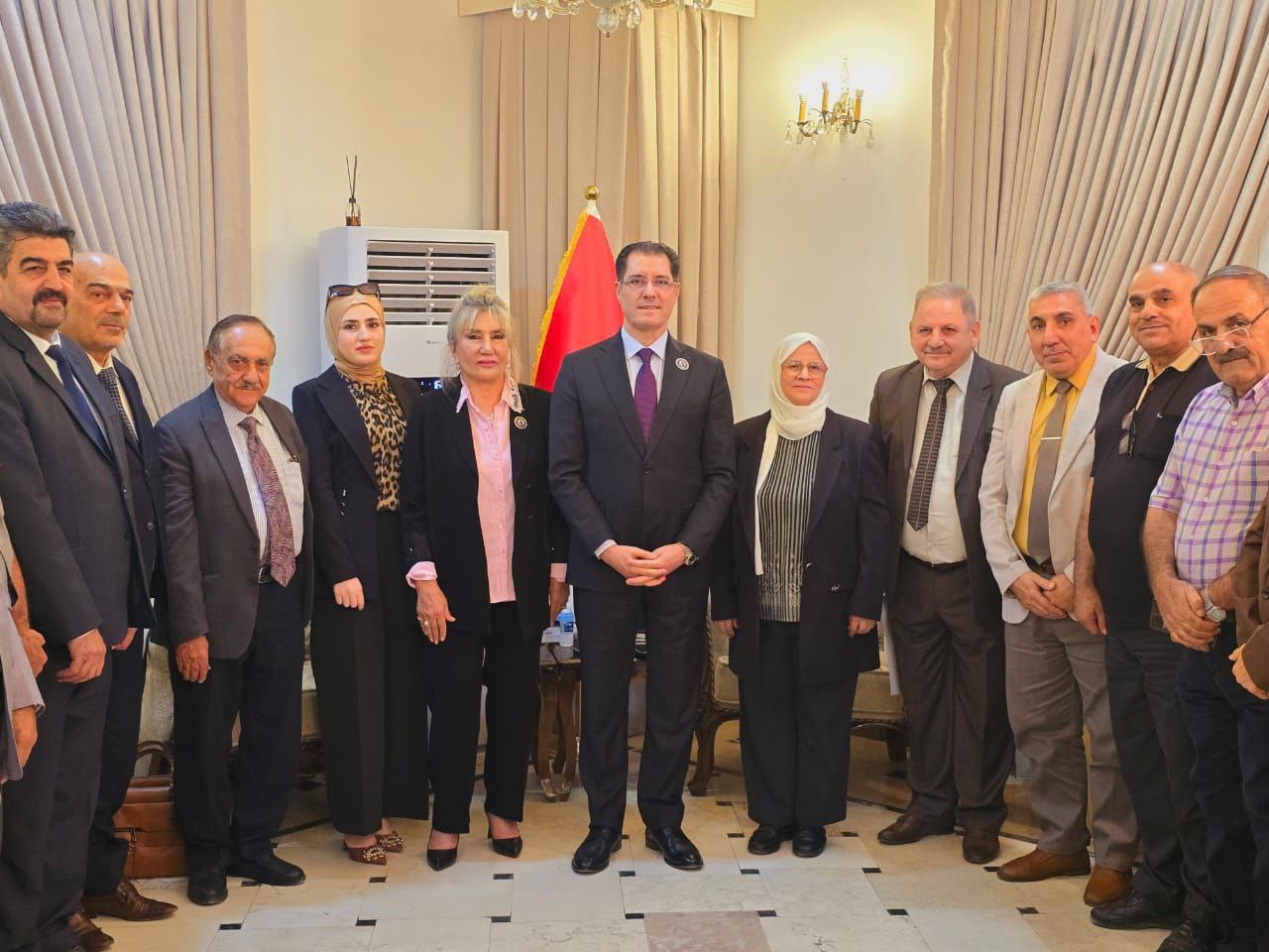 A scientific seminar featuring Prof. Dr. Nouri Sabah Al-Dulaimi, Chair of the Department of Optics