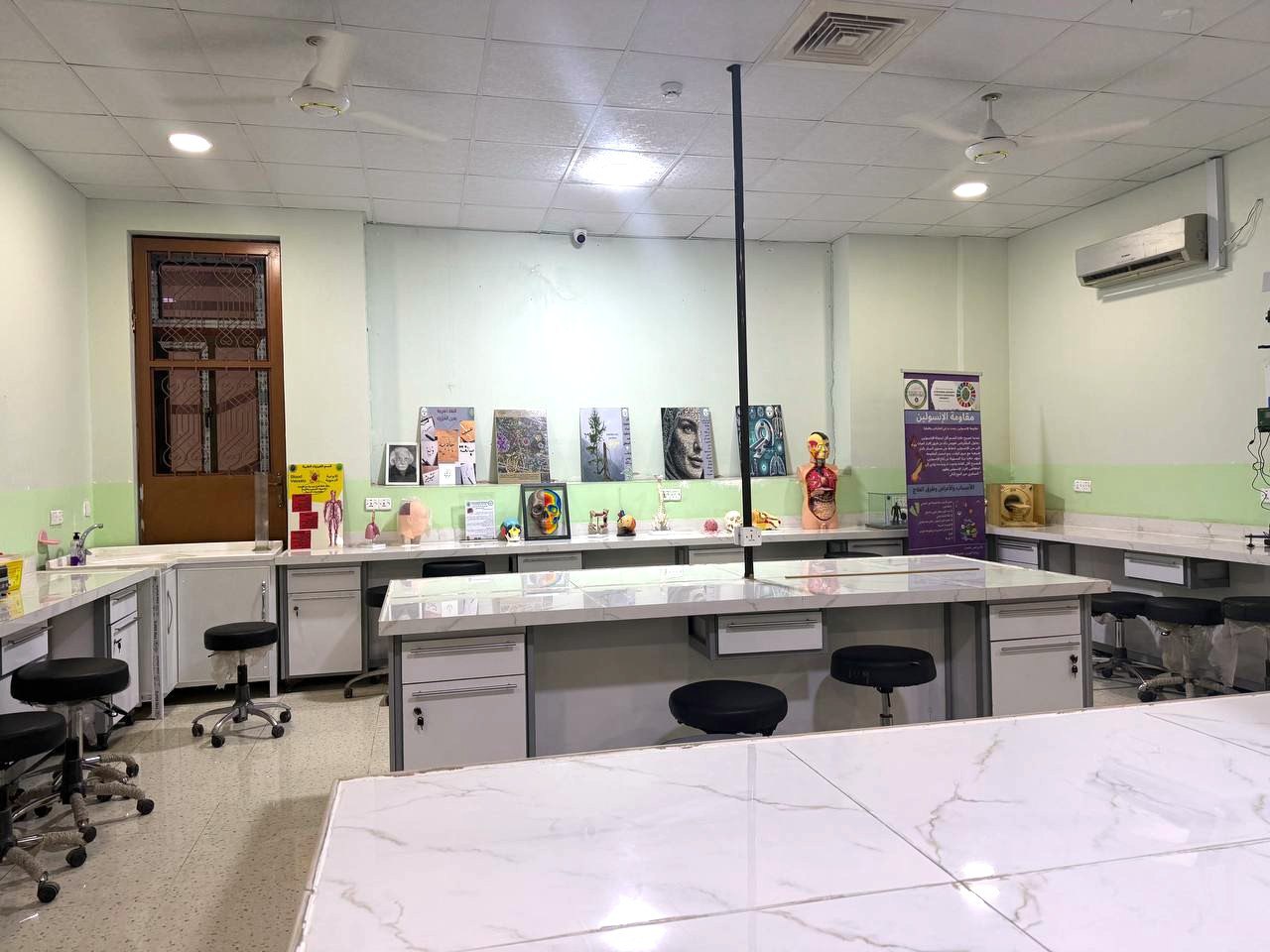 مختبر علوم الفيزياء الطبيه 