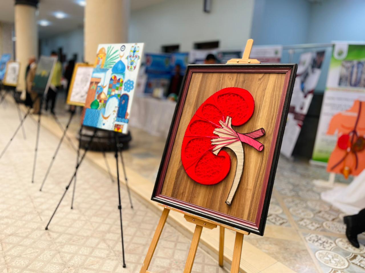 مشاركة طلبة قسم تقنيات الكلية الصناعية في مهرجان الفن والخط