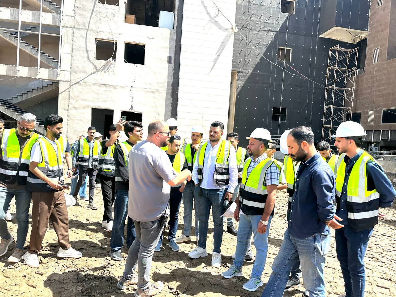 من قاعات الدراسية الى الواقع