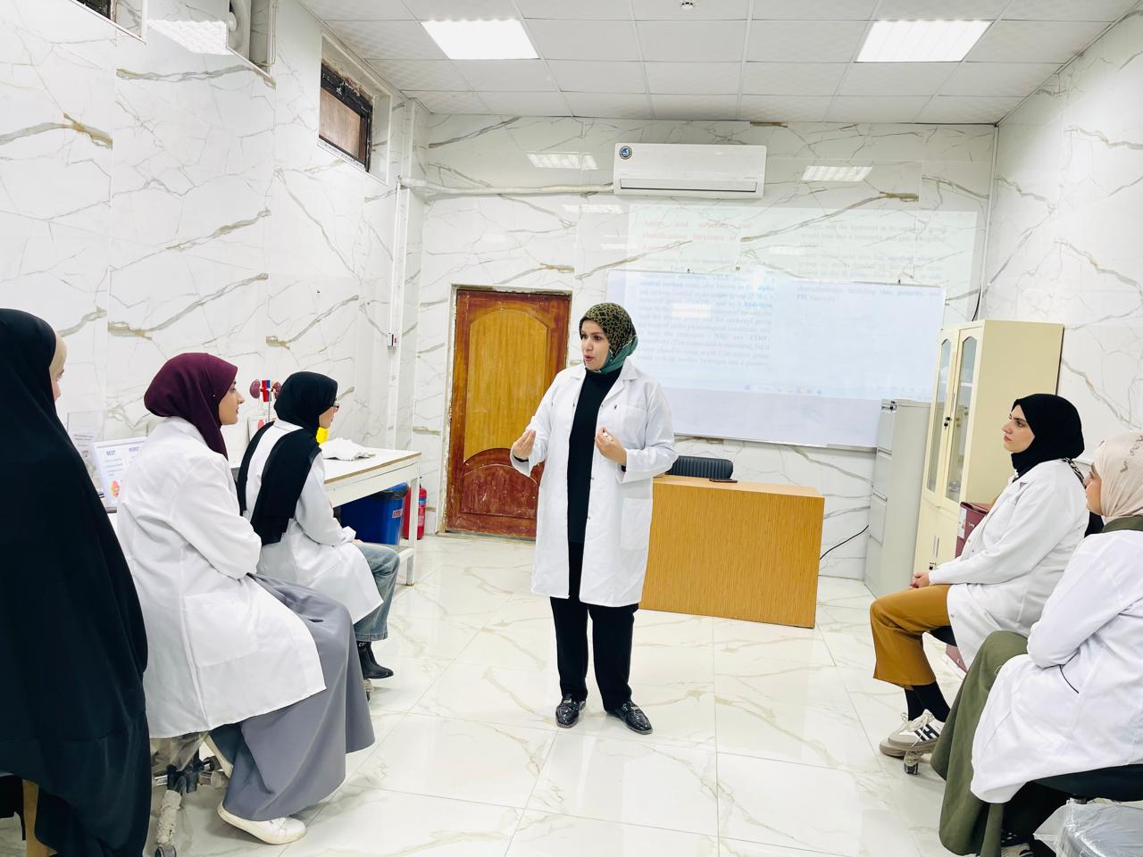 محاضره العملي لمادة الكيمياء الحياتية لقسم تقنيات الكلية الصناعية 