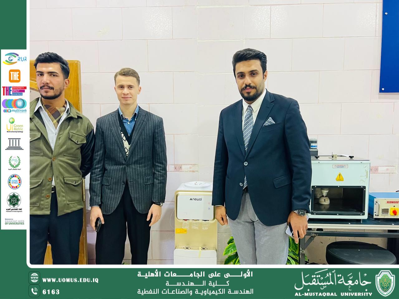 طلاب المرحلة الثالثة ينفذون نشاطًا تطوعيًا لتجهيز المختبر ببرّاد مياه جديد