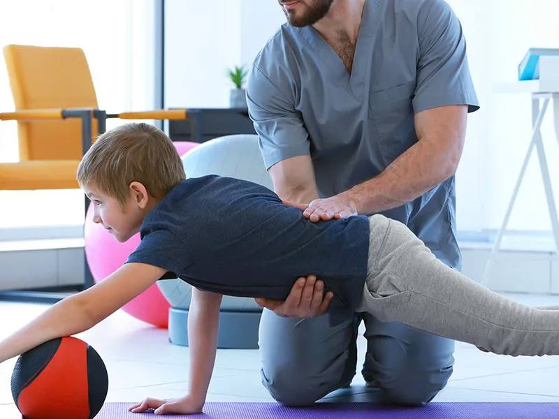 العلاج الطبيعي: ركيزة أساسية في استعادة الحركة وتحسين جودة الحياة