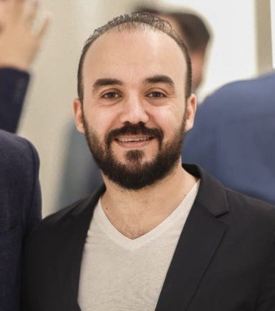 التدريسي مسؤول عن تقديم التعليم الجامعي والمساهمة في البحث العلمي والإشراف على الطلاب، بما يدعم جودة العملية الأكاديمية وتطوير المعرفة.