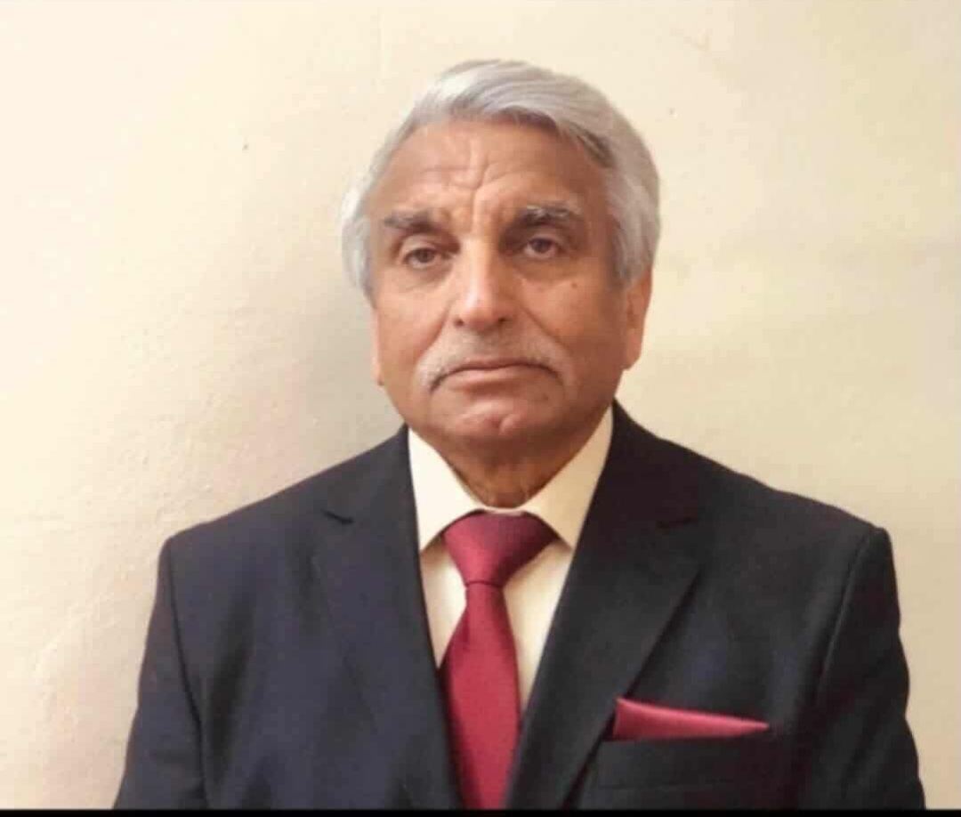 التدريسي مسؤول عن تقديم التعليم الجامعي والمساهمة في البحث العلمي والإشراف على الطلاب، بما يدعم جودة العملية الأكاديمية وتطوير المعرفة.